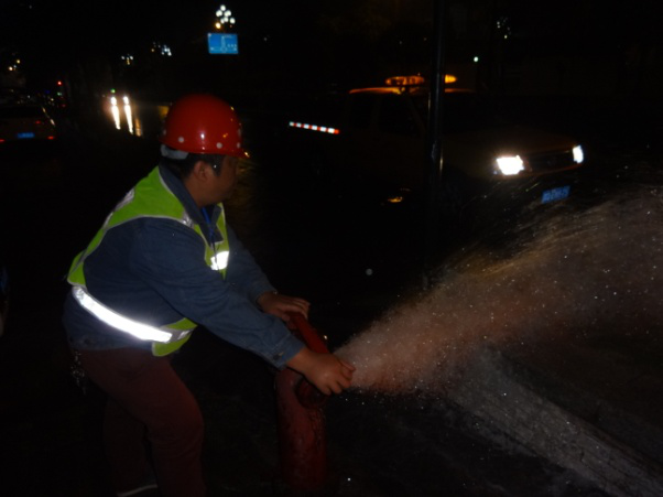 沖洗管網(wǎng)保水質(zhì) 安全巡查責任重