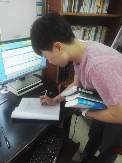 書香漫溢---集團(tuán)公司圖書室正式開放